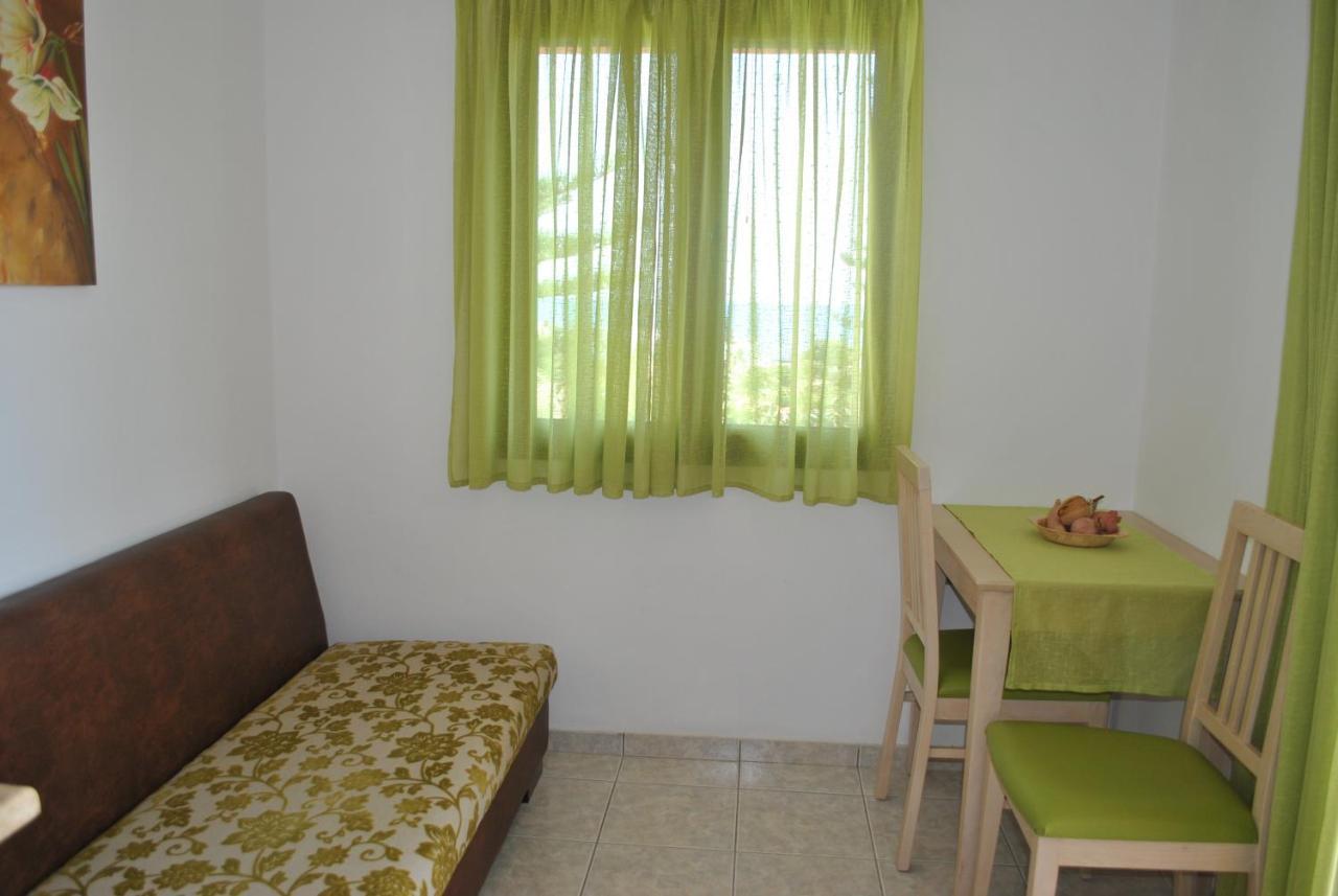 Antigoni Apartments 'Olive Room' ミラトス エクステリア 写真